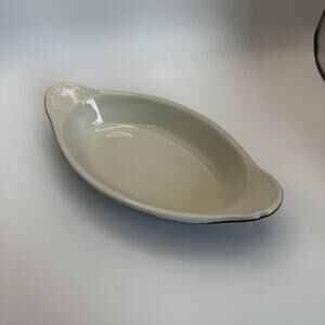 Vintage HALL Pottery Individual casserole dish 7 inch model 527‎